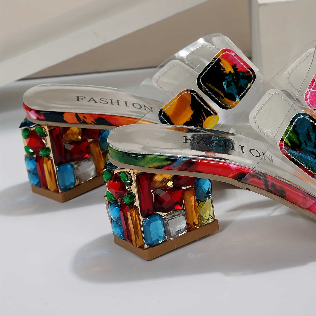 Thessaly | Sandalias de Tacón Bloque con Gemas Cuadradas Transparentes