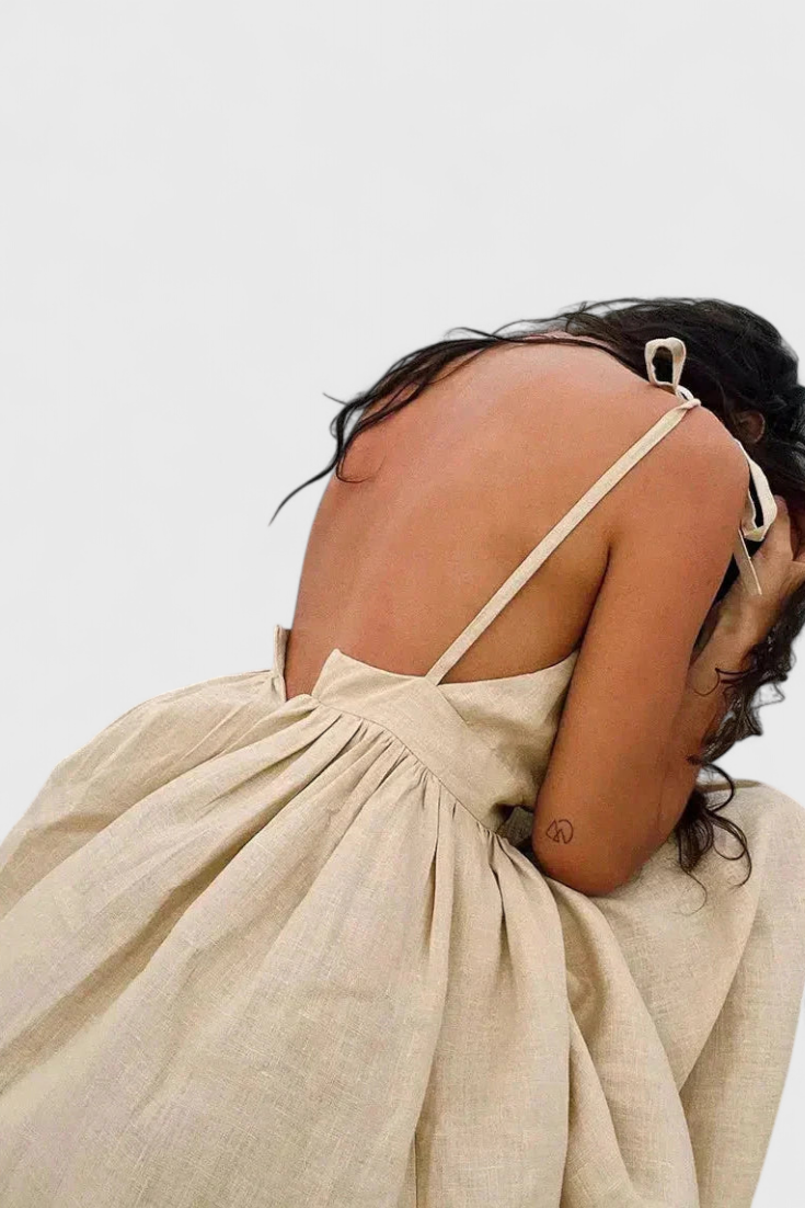 Demetria | Vestido Midi Boho de Lino con Un Solo Hombro