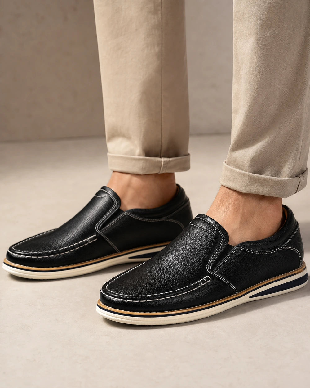 Mocassins homme cousus main à enfiler avec empiècements élastiques — image 1