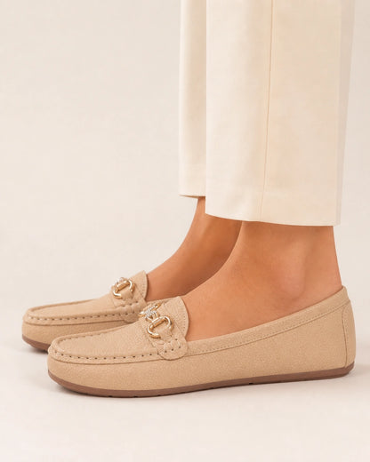 Mocassins femme beiges à chaîne dorée — image du produit 4