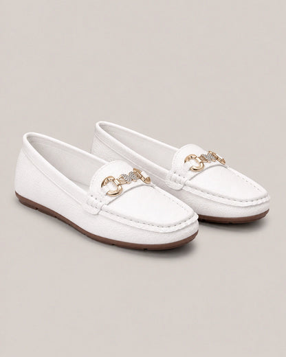 Mocassins femme beiges à chaîne dorée — image du produit 10