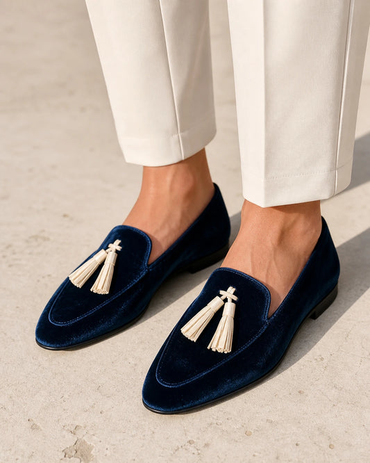 Mocassins femme bleu marine veloutés à pampilles — image du produit 1