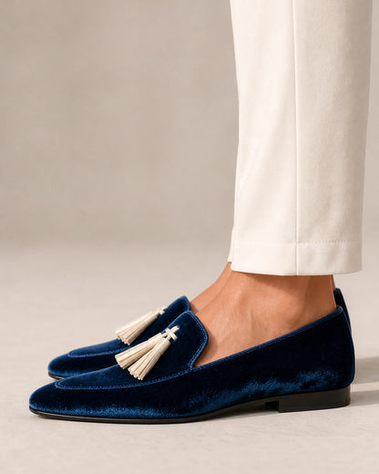 Mocassins femme bleu marine veloutés à pampilles — image du produit 4