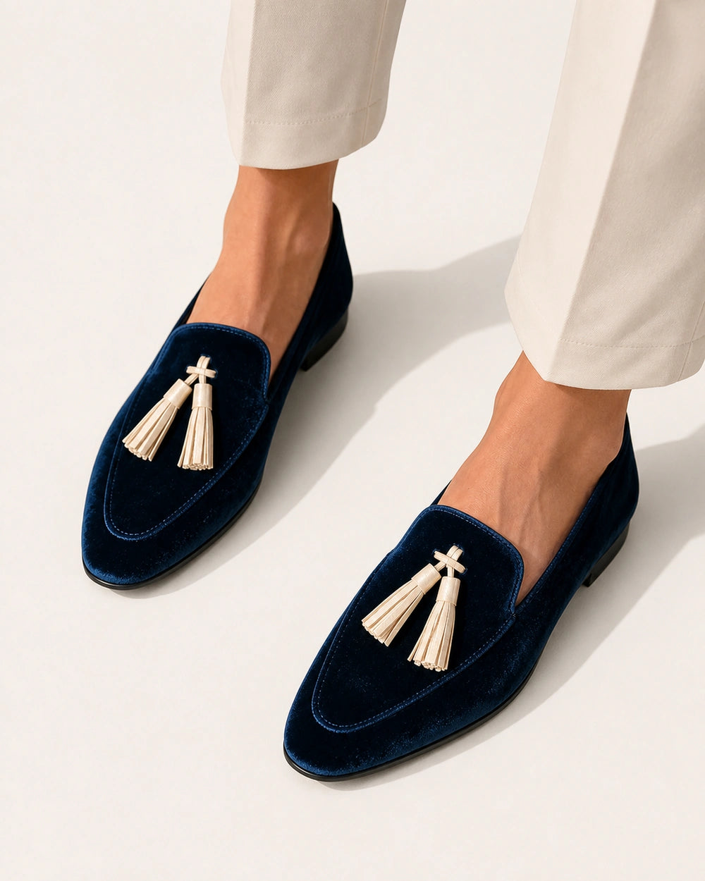 Mocassins femme bleu marine veloutés à pampilles — image du produit 5