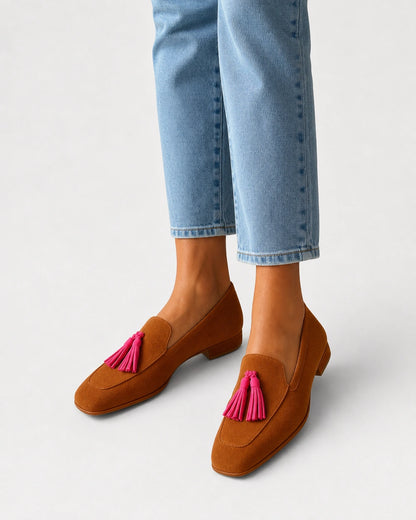 Mocassins femme cognac à pampilles roses — image du produit 2