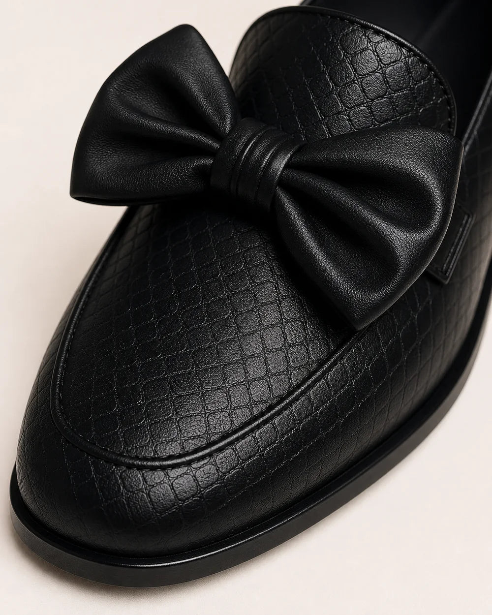 Mocassins femme noirs à nœud et petit talon — image du produit 6