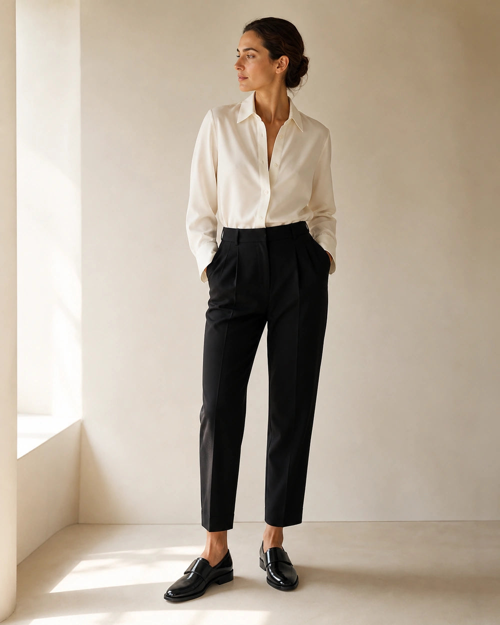 Mocassins femme noirs vernis à bride bouclée — image du produit 2
