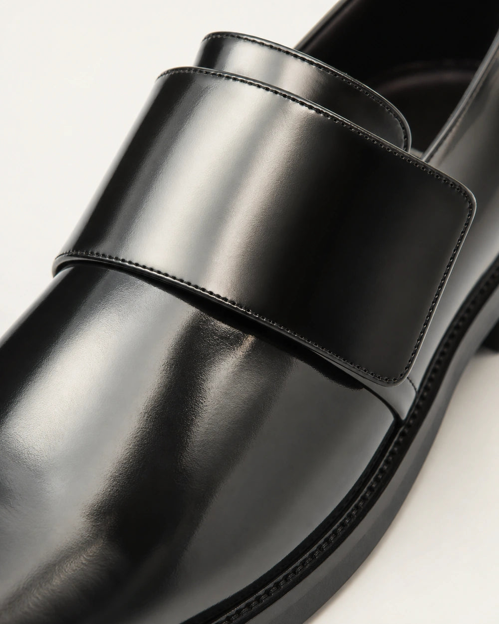 Mocassins femme noirs vernis à bride bouclée — image du produit 6