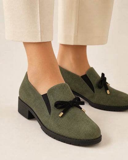 Mocassins femme noirs à bout verni et nœud — image du produit 11