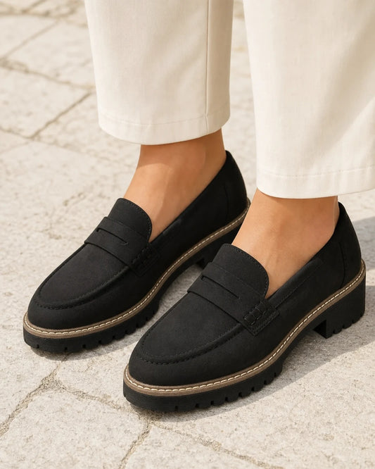 Mocassins femme noirs à semelle crantée épaisse — image du produit 1