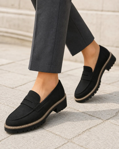 Mocassins femme noirs à semelle crantée épaisse — image du produit 7