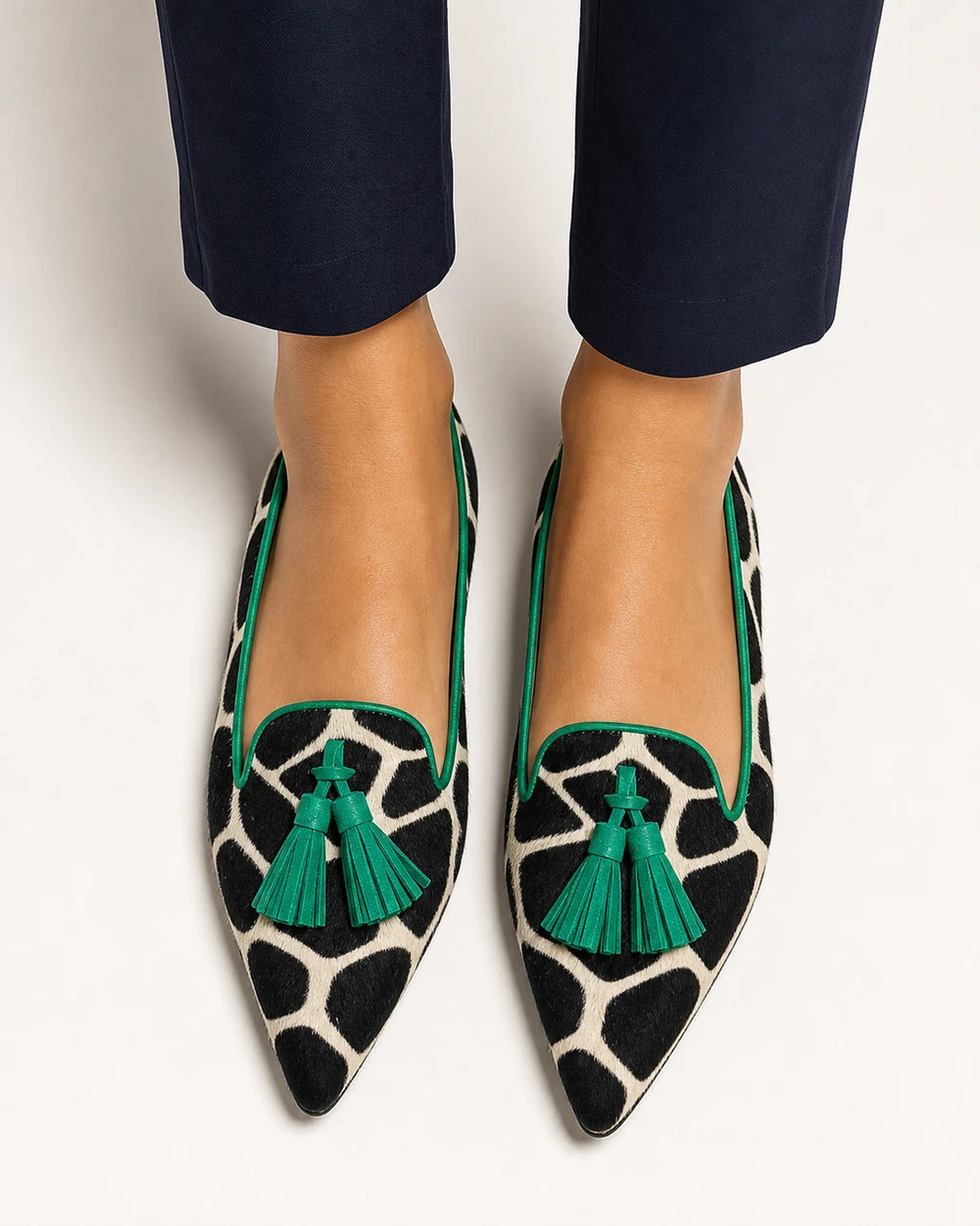 Mocassins femme vache pointus à pampilles vertes — image du produit 5