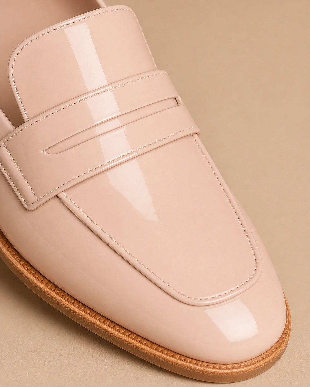 Mocassins femme rose poudré vernis à petit talon — image du produit 6
