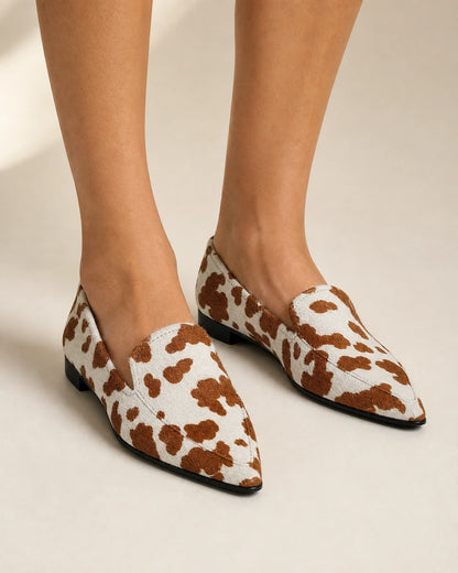 Mocassins femme pointus à imprimé vache — image du produit 1