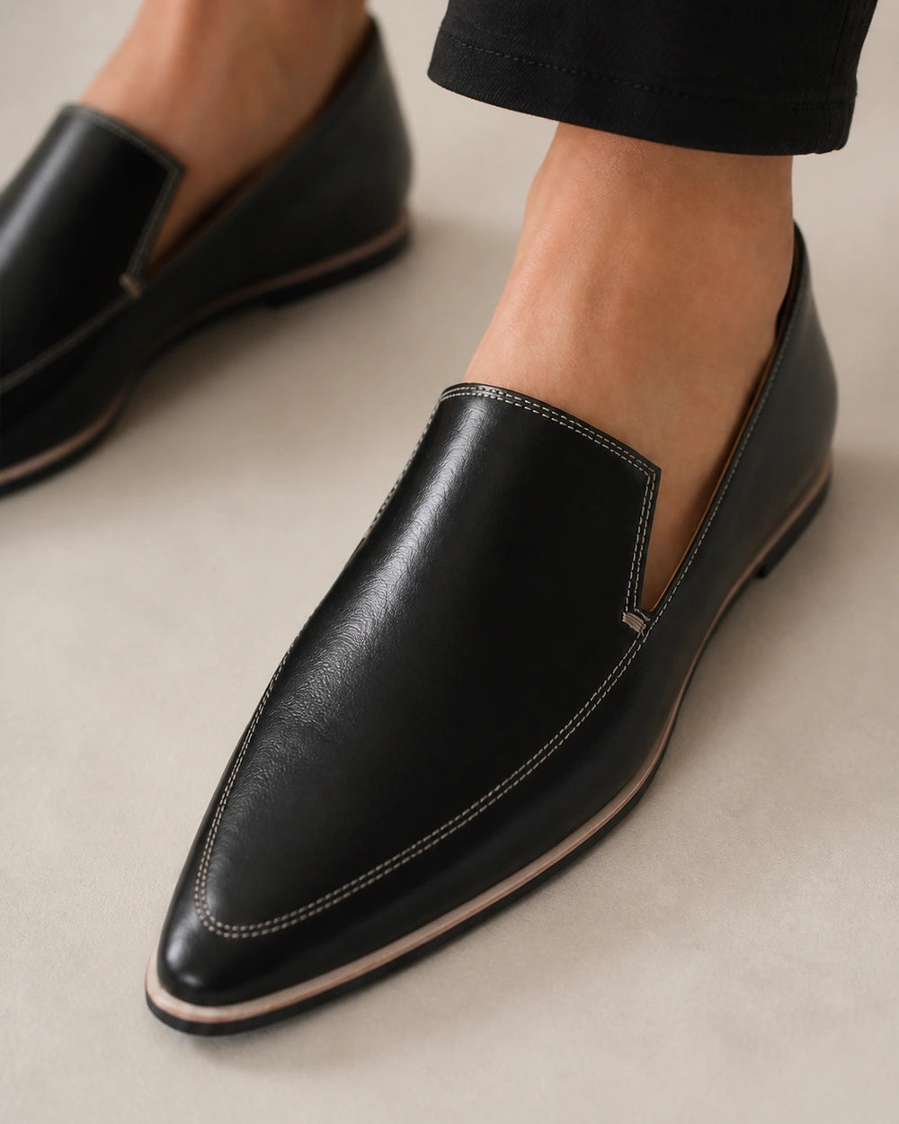 MINIMALIST-POINTED-QUALITY-REMAKE-2026-07-22 — pointed-toe-loafers-leather-slip-on-soft-flat-minimalist-black-05-construction-detail.webp