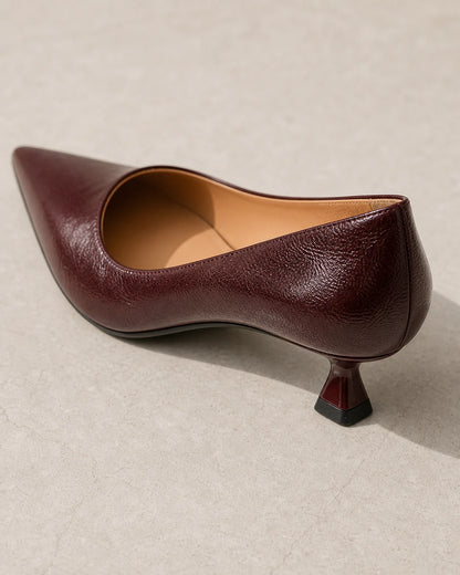 Glossy Leather Pointed Toe Kitten Heel Pumps, brown detail. — sadie-brown-05-material-detail.webp