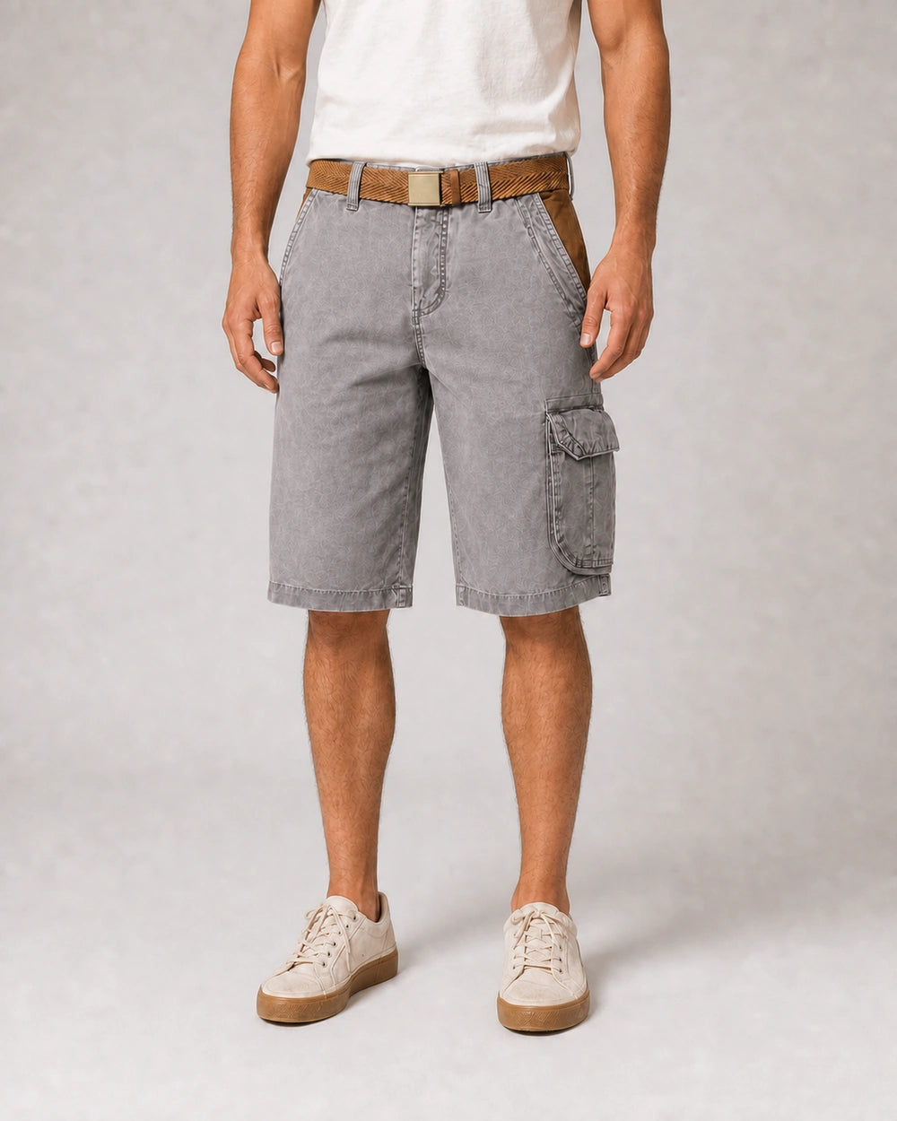Momount Men Cargo Shorts – Washed Cotton Belted Vintage Distressed Knee Length — Grey — front fit proof — uomo-pantaloncini-cargo-cotone-lavato-cintura-vintage-anticato-lunghezza-grey-03-front-fit.webp