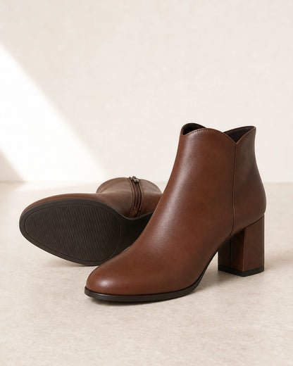 Women's American-style chunky-heel ankle boots, product-only view.