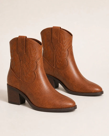 Paire de bottines cowboy vintage marron femme, vue produit seule.